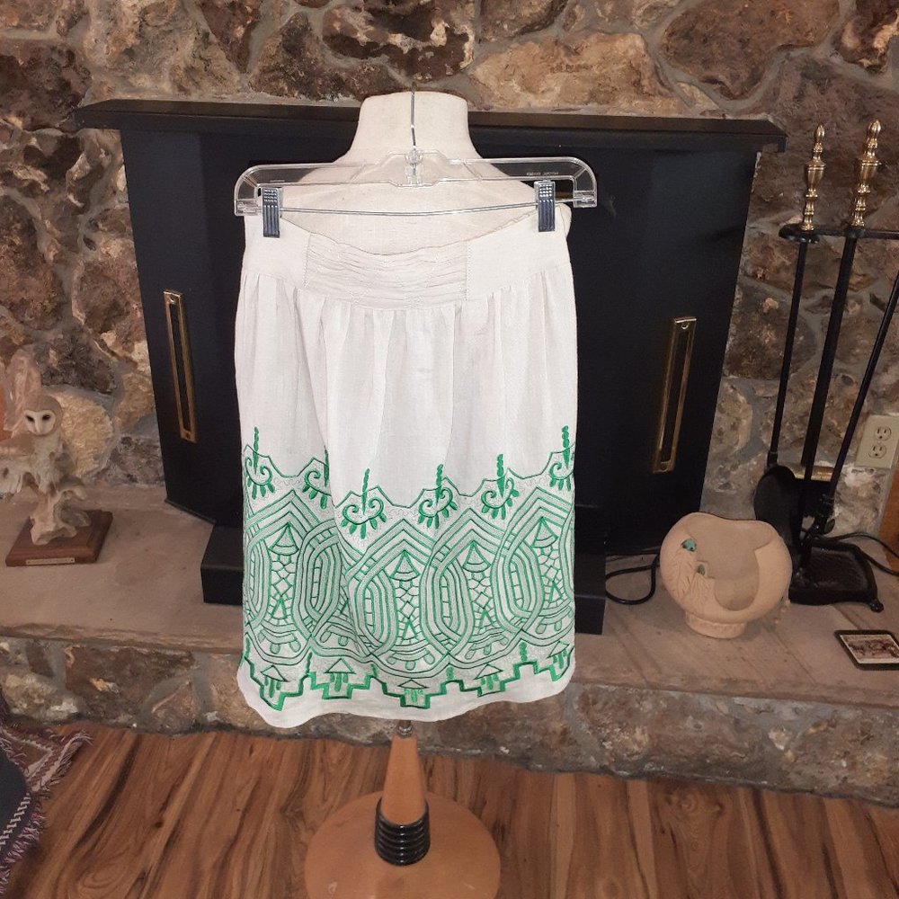 NWT Madison Embroidered 100% Linen Skirt Lined M